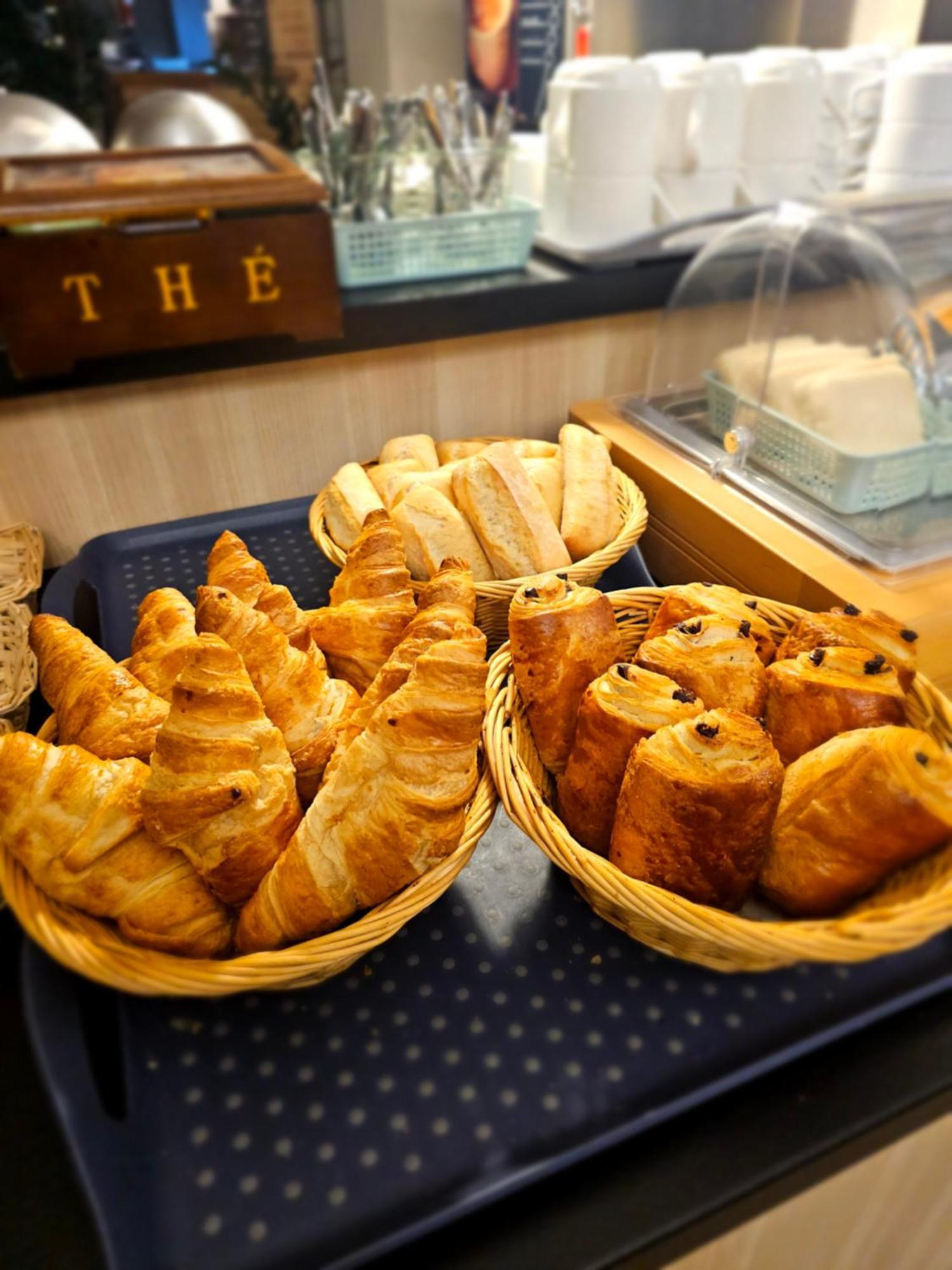 Hotel Restaurant Du Lac Graulhet エクステリア 写真